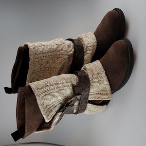 Muk Luk Boots Size 9